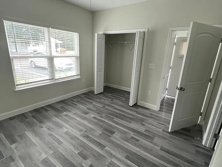 43 25th St SE — Photo 4