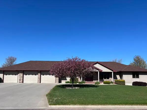 625 S Dakota Ave, Corsica, SD 57328