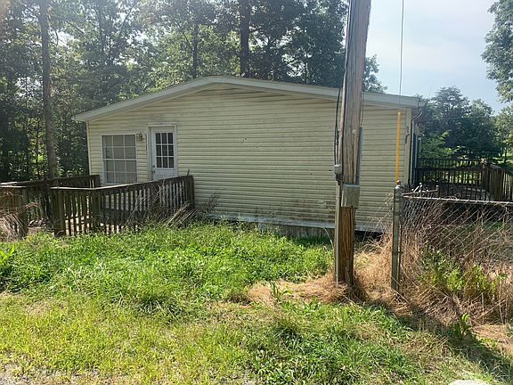 2nd image of 703 Pine Woods Rd