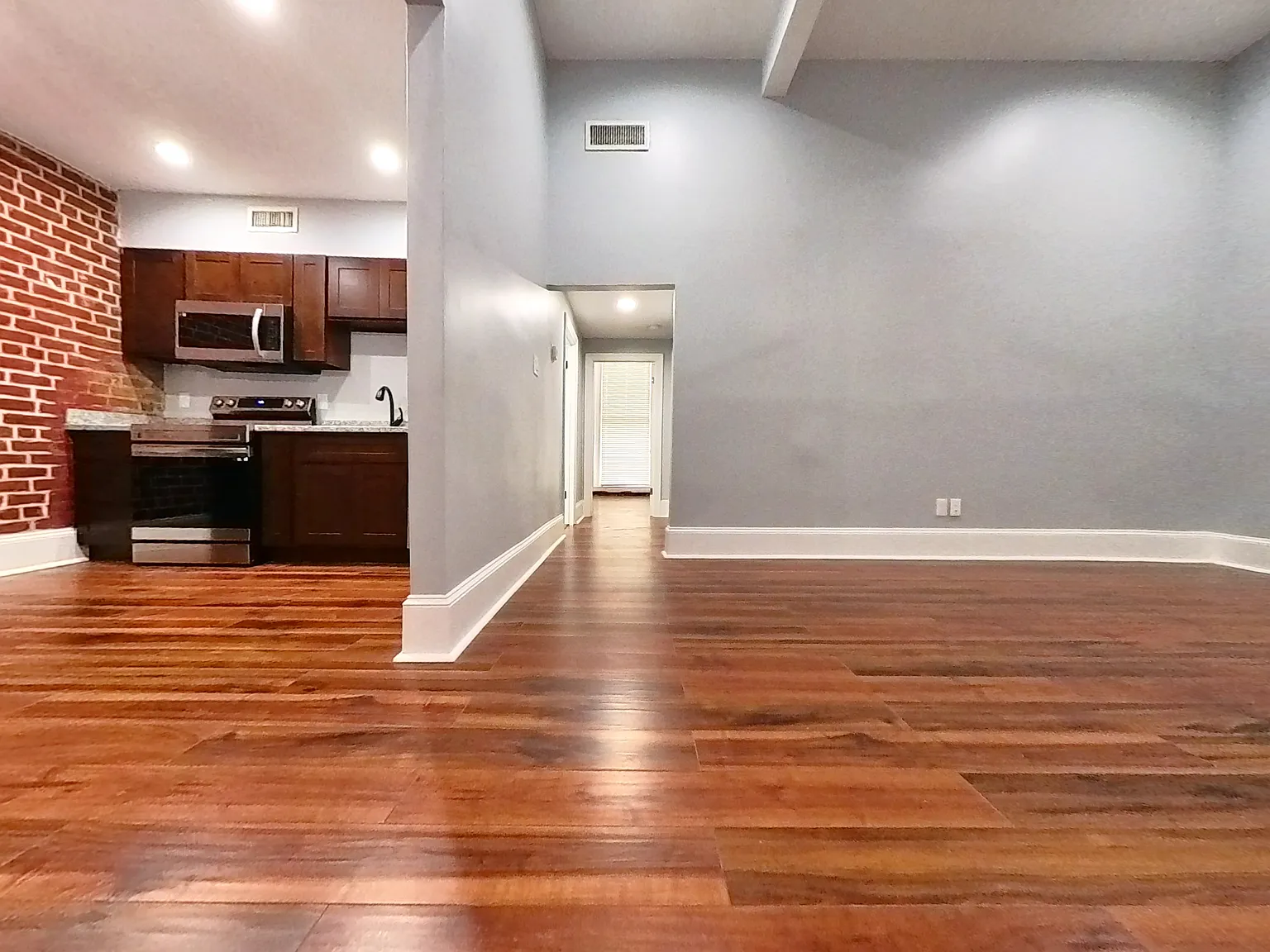601 Iberville / 201 Chartres — Photo 4