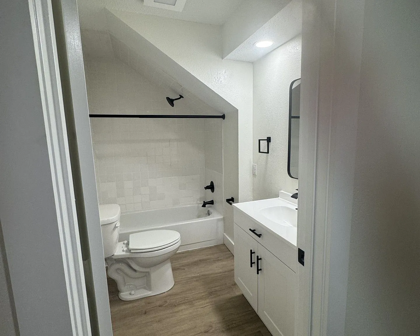 2 bed, 1.5 bath, $1,250 — Photo 3
