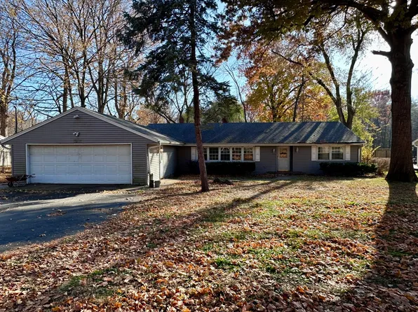 3105 Woodlawn Rd, Sterling, IL 61081