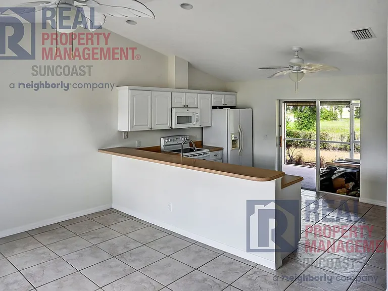230 Rotonda Blvd W #A — Photo 9