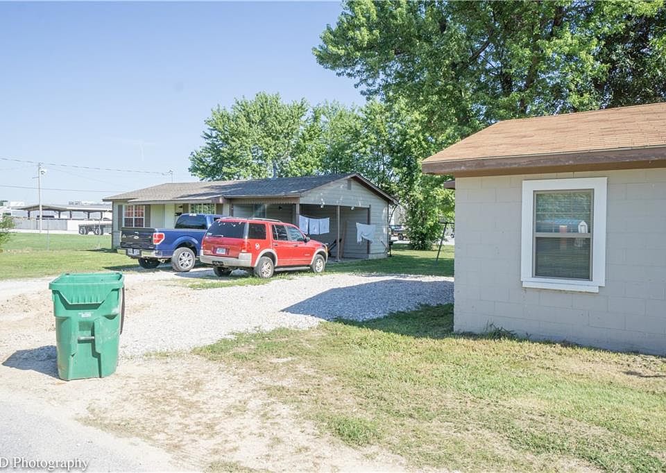 2nd image of 1216 Crutcher St