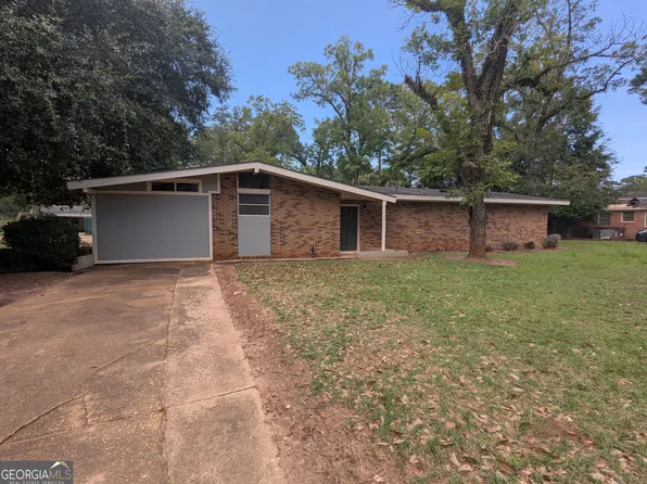 2021 Whispering Pines Rd, Albany, GA 31707