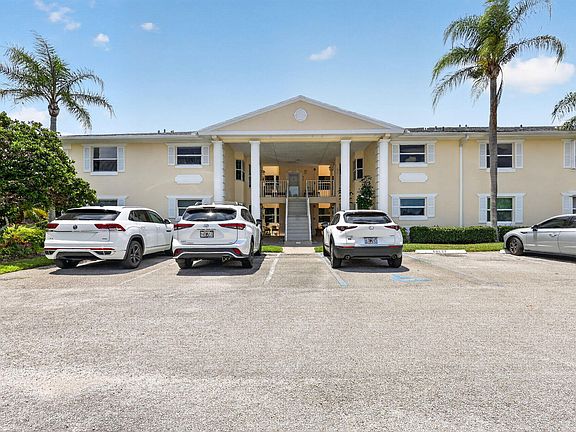 2nd image of 203 Grove Isle Circle