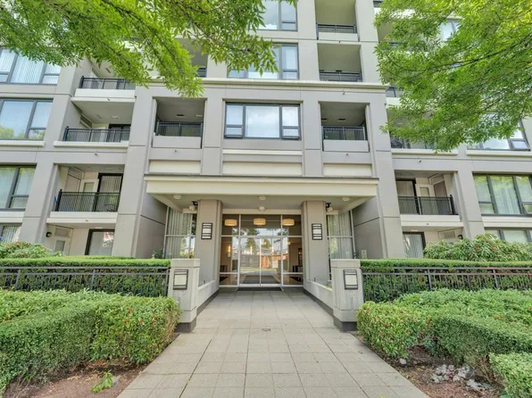 7138 Collier St #405, Burnaby, BC V5E 0A2