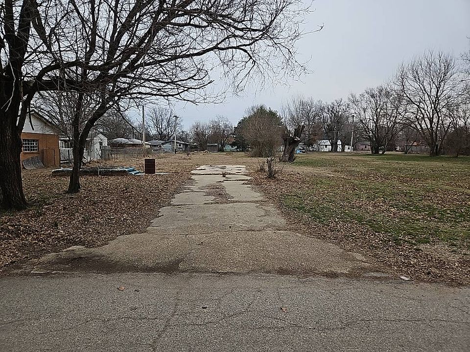 1st image of 902 N Decatur St