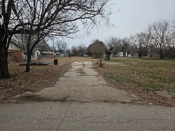902 N Decatur St, Malden, MO 63863