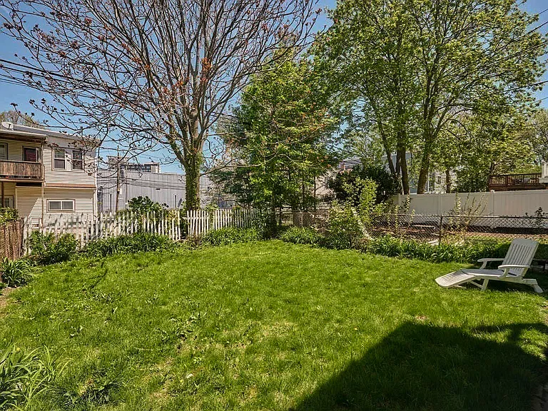 48 Wordsworth St #1 — Photo 10