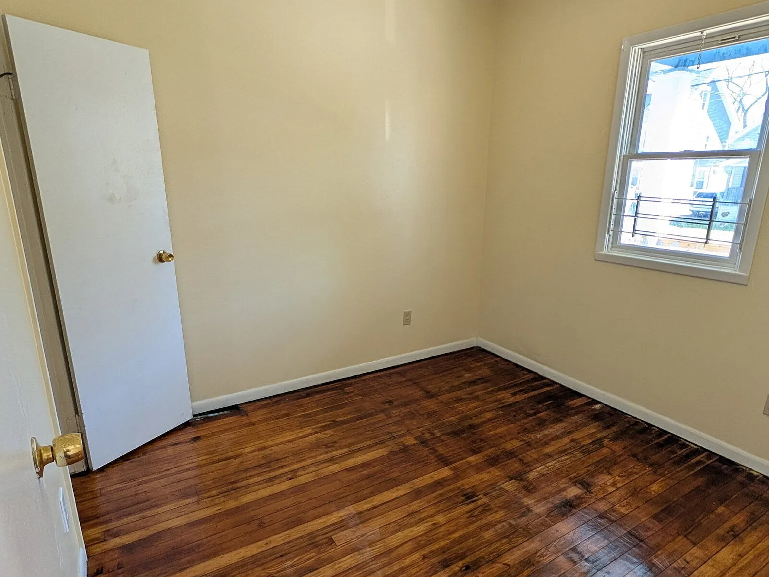 2 bed, 1.0 bath, $1,100 — Photo 3
