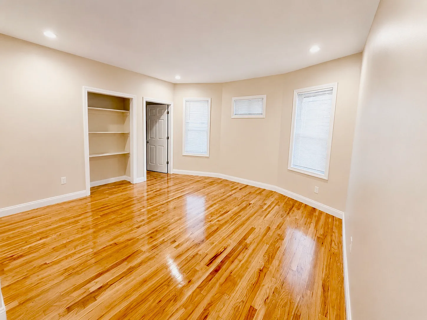 3 bed, 1155 sqft, $3,000 — Photo 4