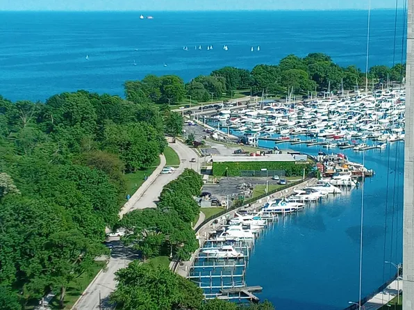 3600 N Lake Shore Dr, Chicago, IL