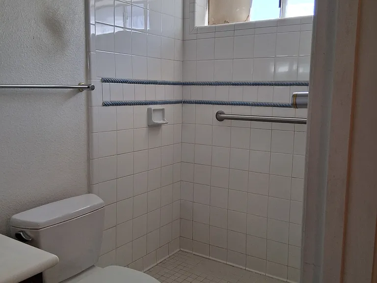 1051 E Glade Ave — Photo 10