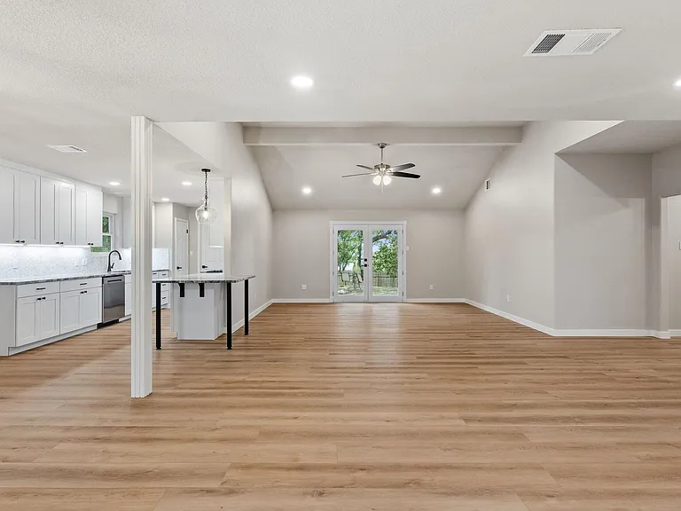 900 Morgan Hill Dr — Photo 4