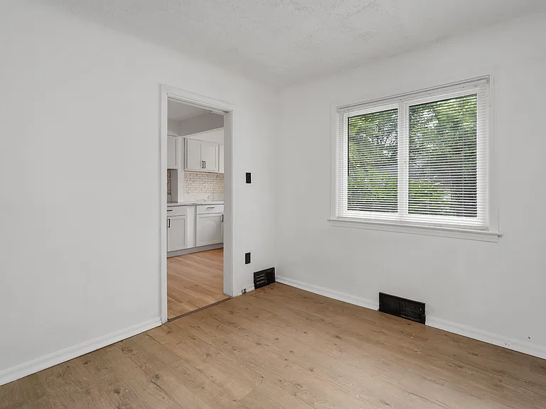 13891 Fairmount Dr — Photo 9