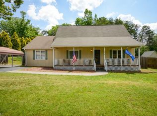 5019 Sunny Ln, Walkertown, NC 27051
