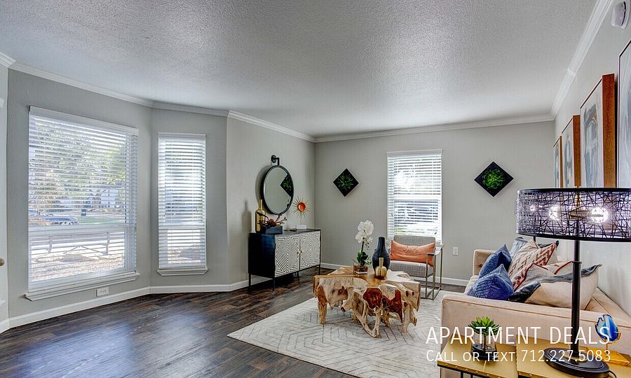 1st image of 3027 Blue Bonnet Blvd #391