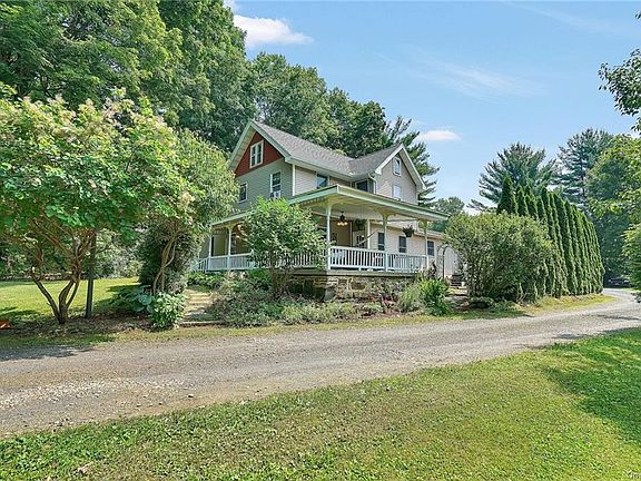 3rd image of 344 Vineyard Ave