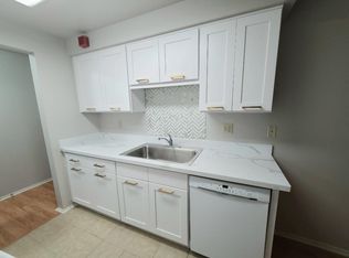 11010 NE 68th St APT 604, Kirkland, WA 98033