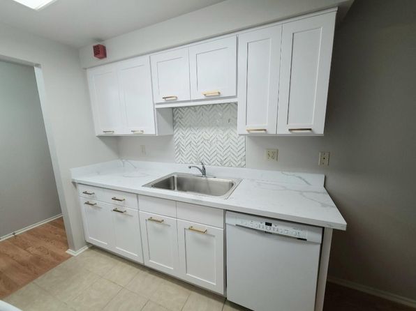 11010 NE 68th St APT 604
