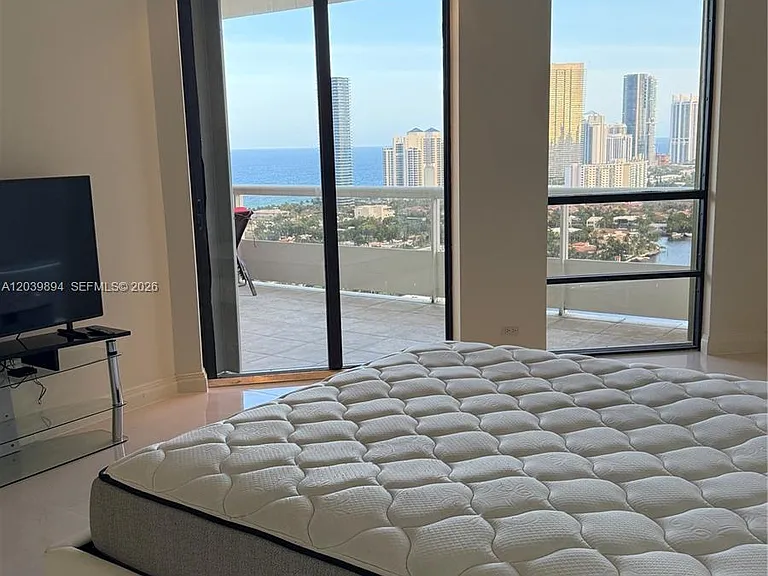 20191 E Country Club Dr #TS8 — Photo 11