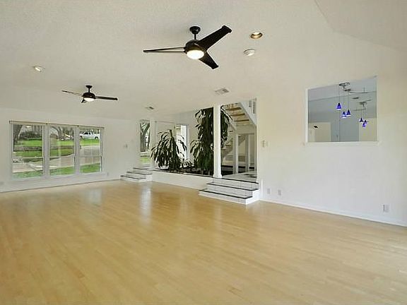 3rd image of 5301 Marsh Creek Dr