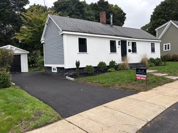 34 Day St, East Falmouth, MA 02536