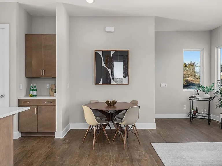 506 W Trinity Ln — Photo 16