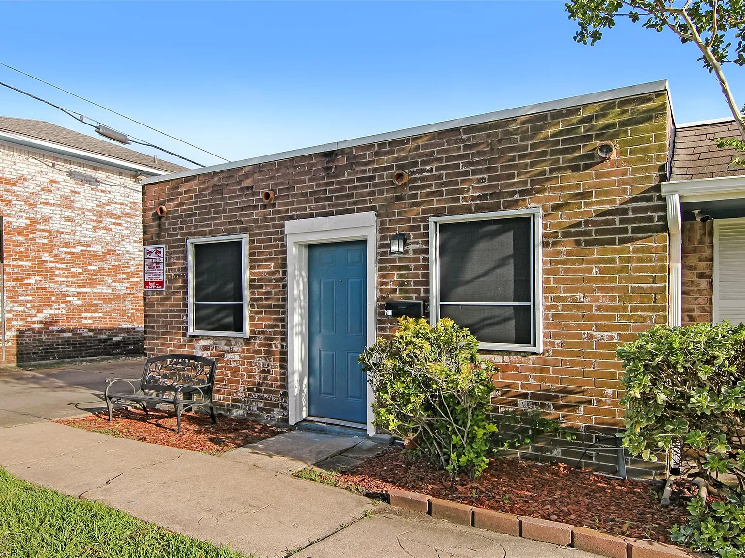 1 bed, 1.0 bath, 680 sqft, $1,050 — Photo 2