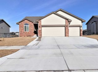 902 E Freedom St, Derby, KS 67037