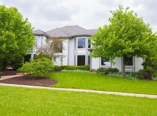 1435 White Eagle Dr, Naperville, IL
