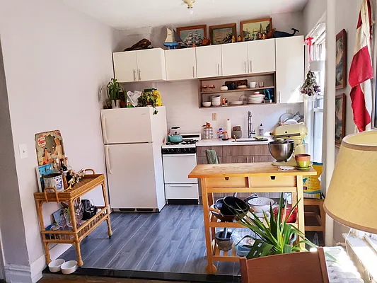 Rented by Brooklyn Group | media 11