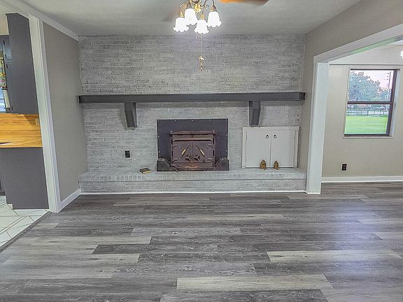 3rd image of 6251 DUNN Avenue