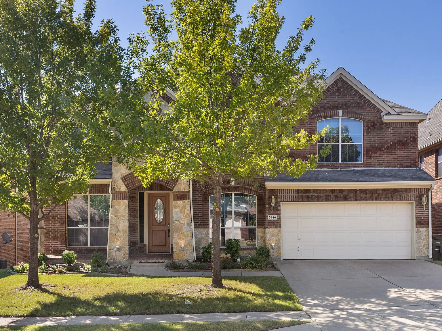 4 bed, 3.5 bath, 3202 sqft, $7,970 — Photo 1