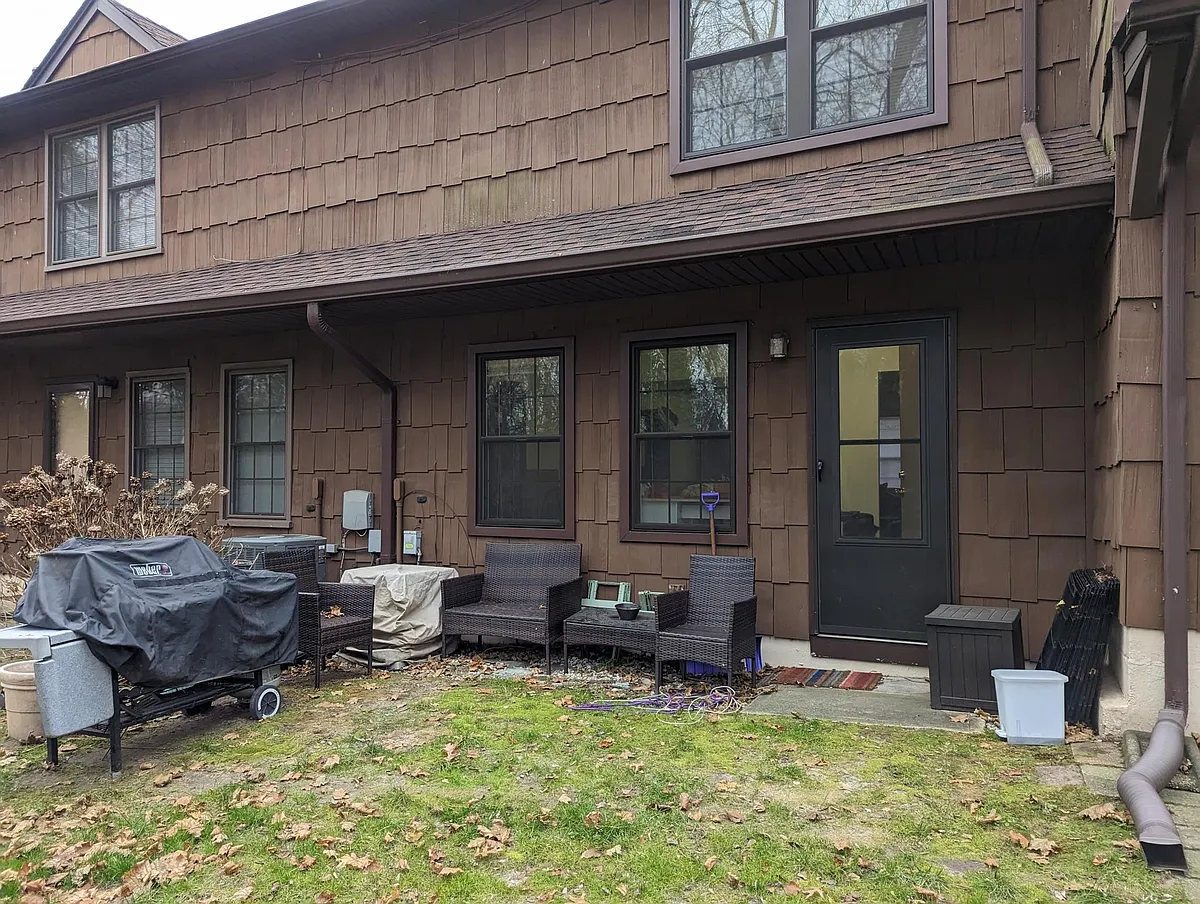 Building Photo - 17 Quail Run
