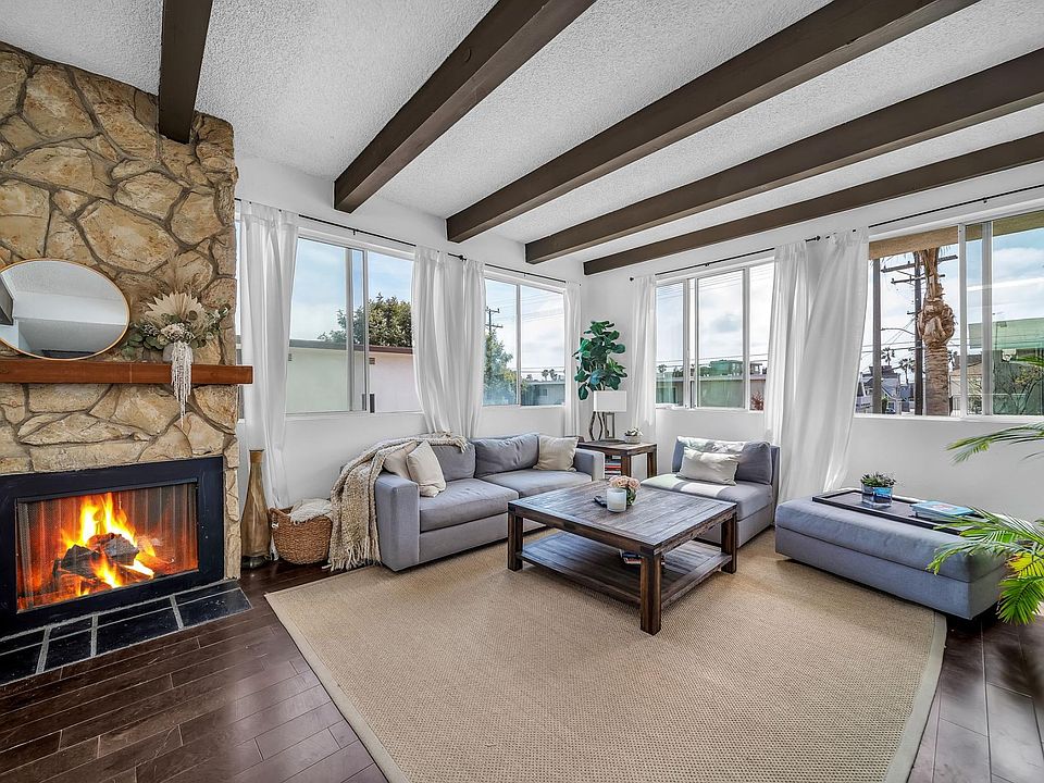 1st image of 205-100 S Venice Blvd #205
