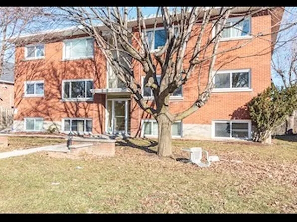 120 Clive Rd #4, Kitchener, ON N2H 3N6
