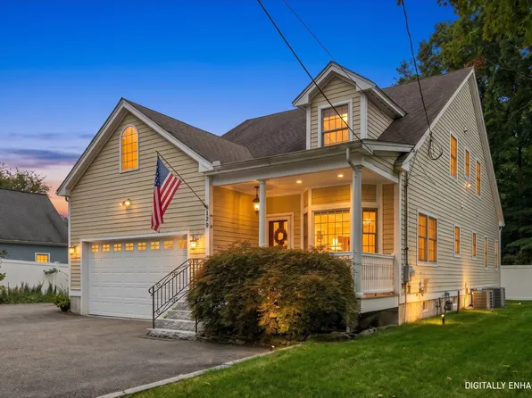 129 Summer St, Andover, MA 01810