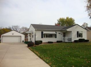 911 N 40th St, Manitowoc, WI 54220