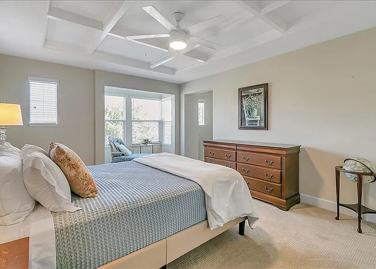 1504 Pear Tree Ln — Photo 13