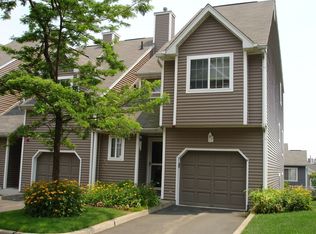 31 Eagle Ridge Way, Nanuet, NY 10954