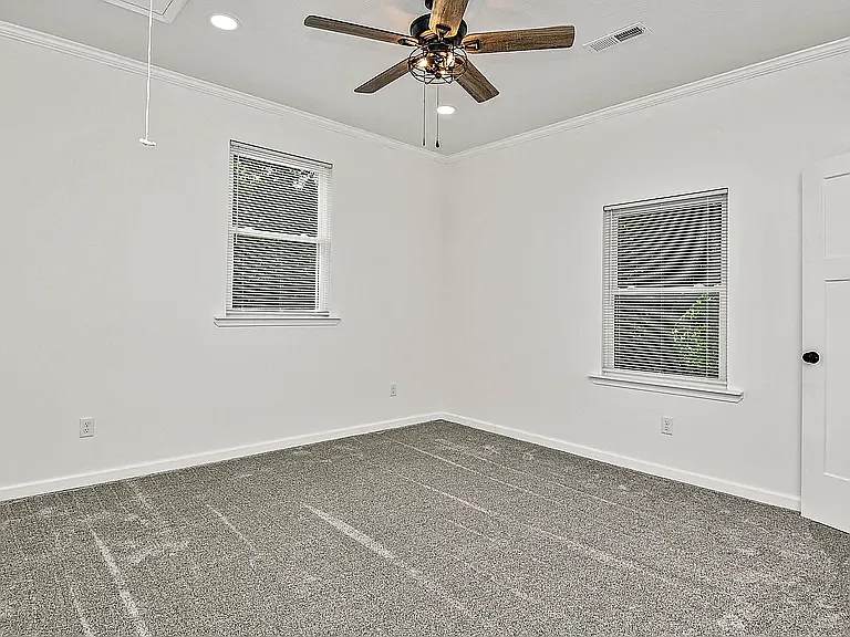 2207 N Kellett Ave — Photo 21