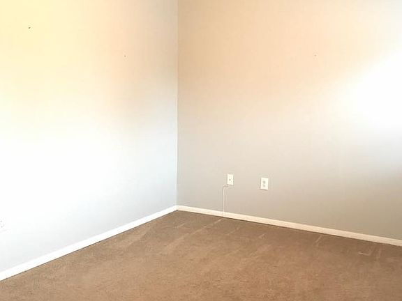 4th image of 360 Yorkshire Dr