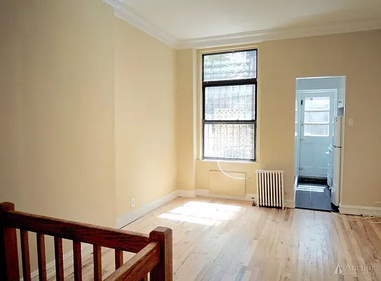 Rented by Anchor Associates | media 17