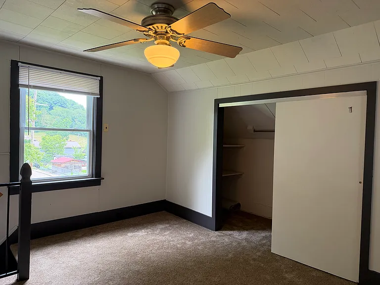 102 W Jefferson St — Photo 10