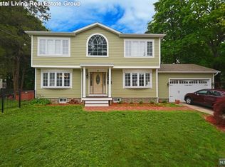 10 Elizabeth St, Glen Rock, NJ 07452