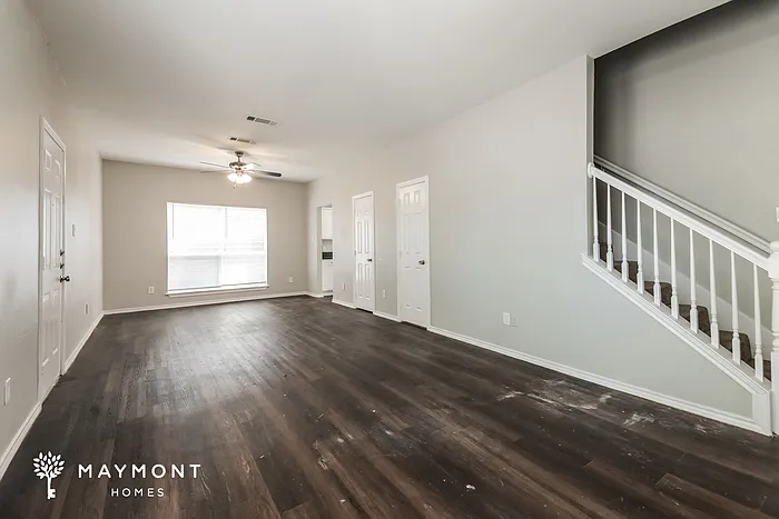 3 bed, 2.5 bath, 1597 sqft, $2,070 — Photo 4