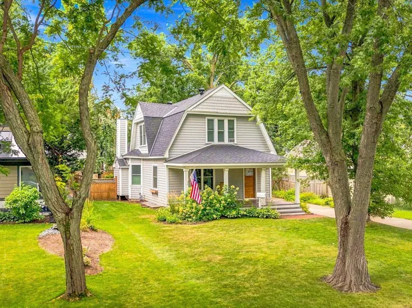 2168 1st St, White Bear Lake, MN 55110