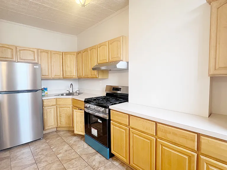17-14 Menahan St #3 — Photo 12